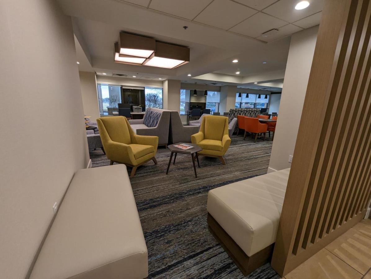 Holiday Inn Express Indianapolis Airport By Ihg Plainfield Exterior foto