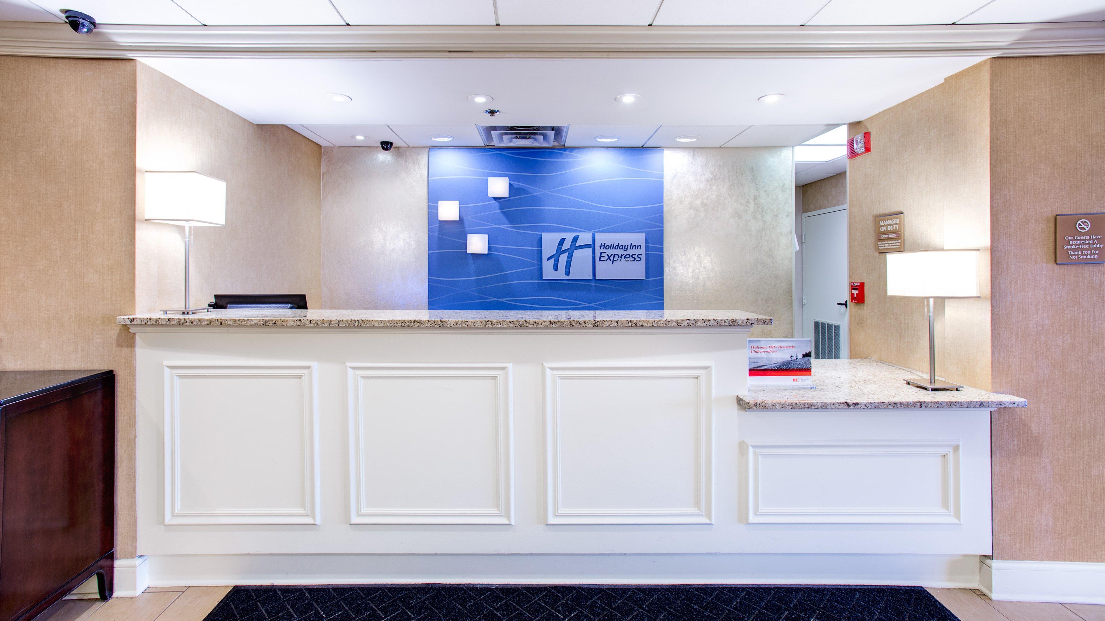 Holiday Inn Express Indianapolis Airport By Ihg Plainfield Exterior foto
